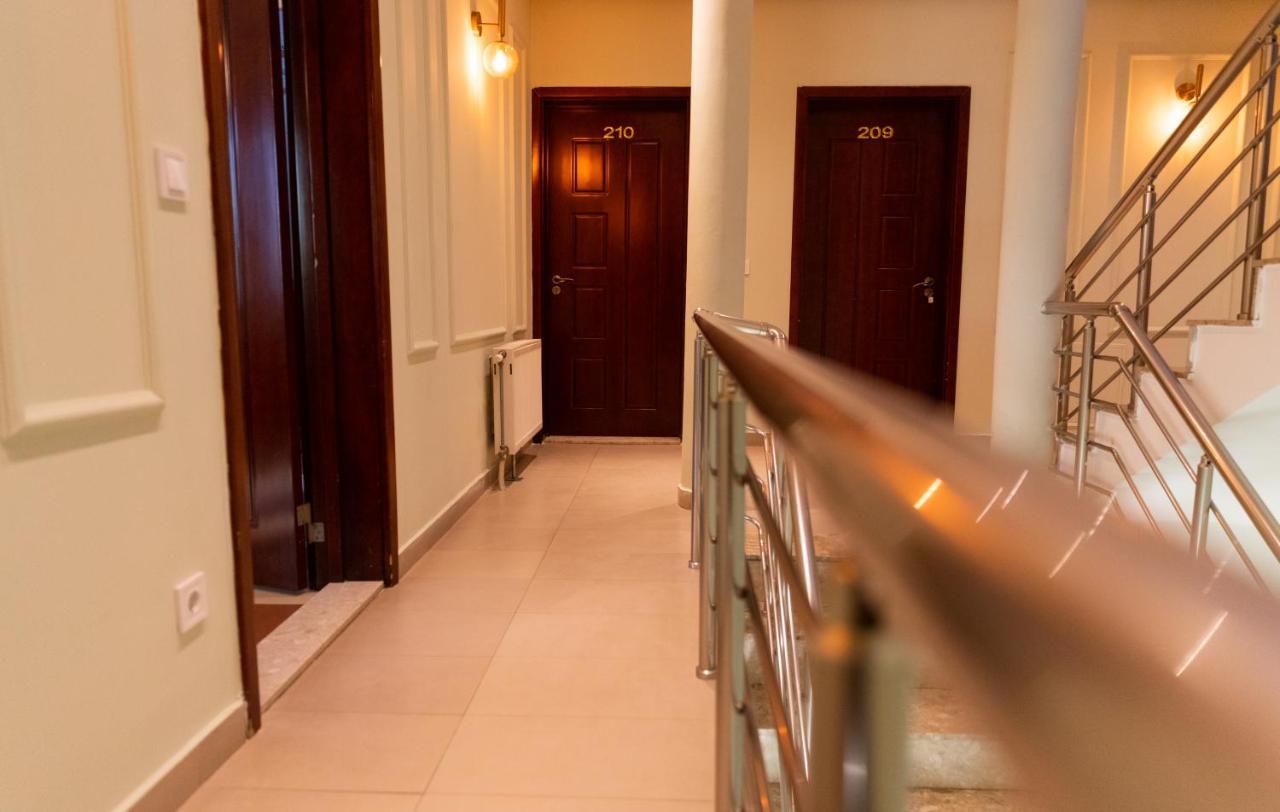 Hotel United Cagllavice 外观 照片