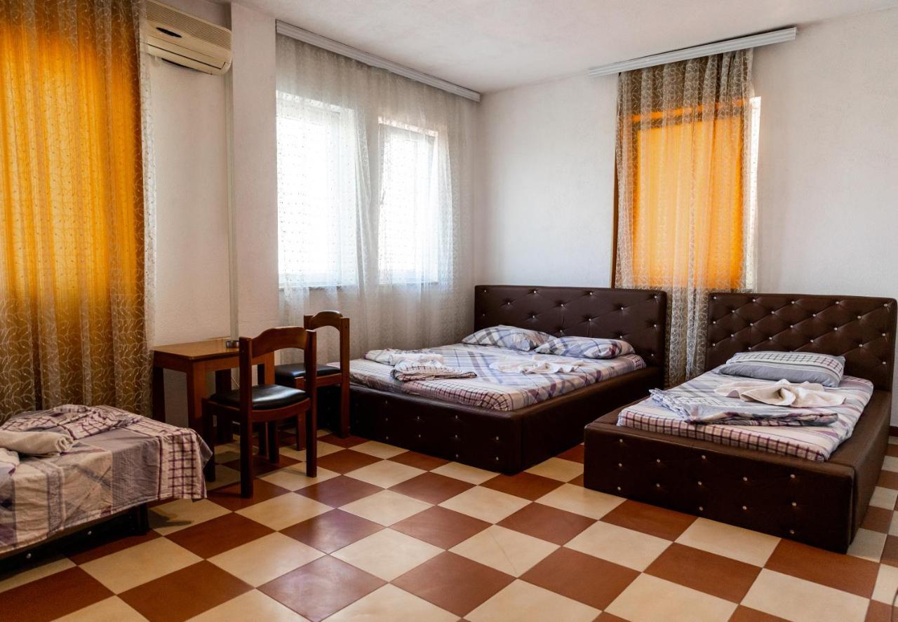 Hotel United Cagllavice 外观 照片