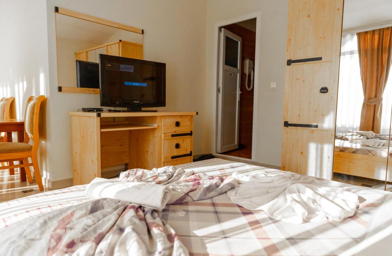 Hotel United Cagllavice 外观 照片