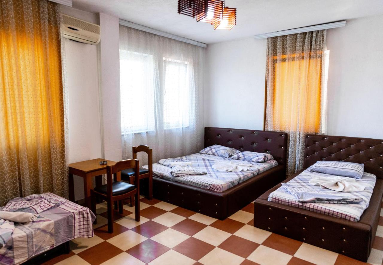 Hotel United Cagllavice 外观 照片